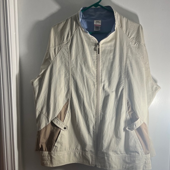 Just My Size light tan w/ sky blue interior.2 snapped front pockets. Zips up. - Picture 5 of 5